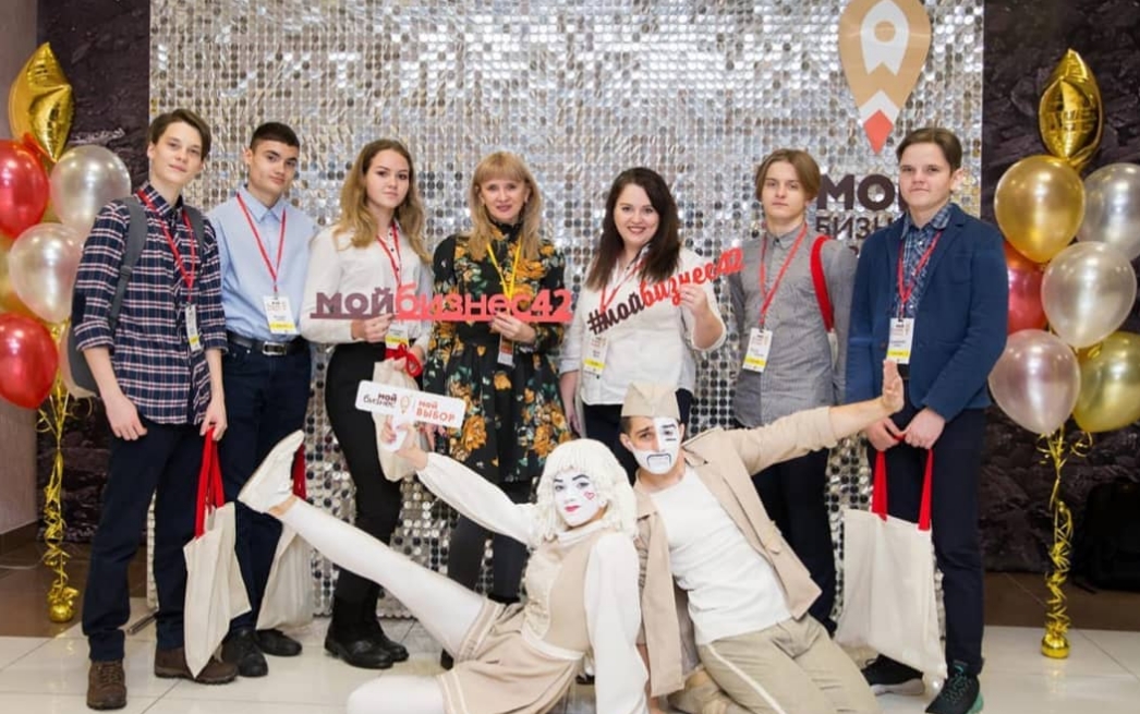 Снимок экрана_2-2-2026_204544_junior42.tilda.ws.jpeg