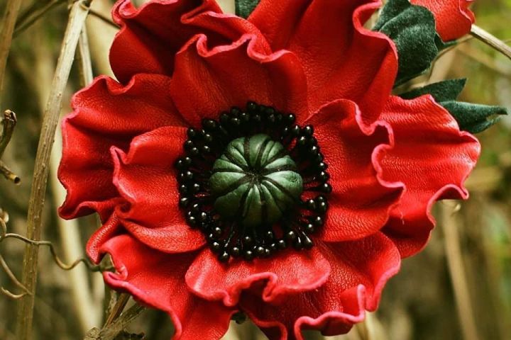 Брошь-мак из натуральной кожи - 1391313