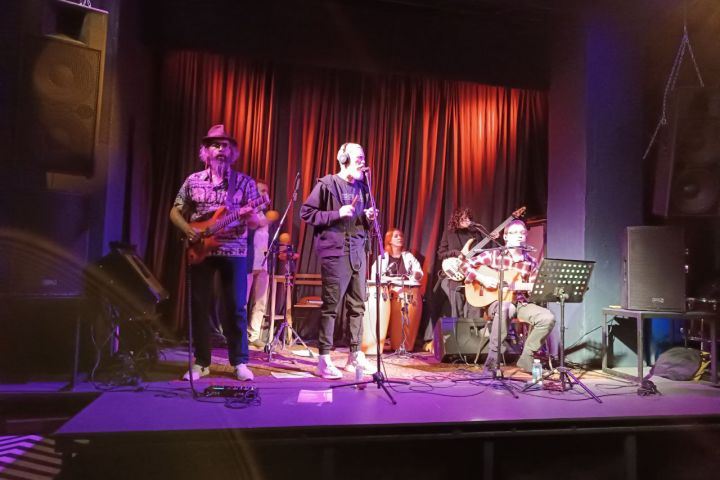 Преподаватель гитары с большим стажем, семиструнка, электро,  аккустика - 2119610