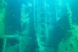 Бывший трап на бывшем корабле