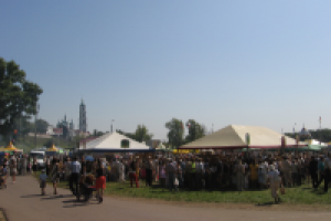 Ярмарка шумит!