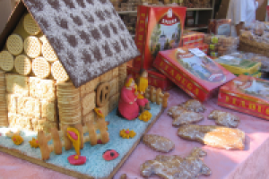 Ярмарка шумит: выбирай, что повкуснее!