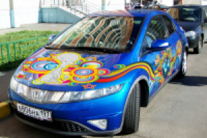 Наклейка на Хонду спереди