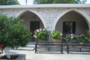 Женский монастырь на Крите