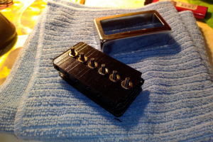 Катушка звукоснимателя P-90 в формате хамбакера