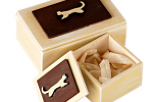 Так выглядит логотип на подарочной коробке для бижутерии