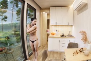 Интерьер с девушкой