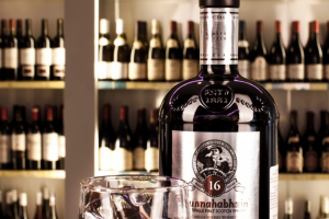 Предметная фотосъёмка виски для журнала