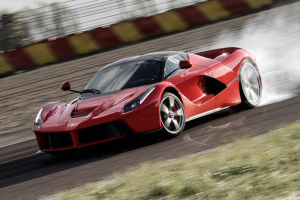 Путь к сердцу мужчины: Ferrari LaFerrari, Chevrolet Camaro, Dodg