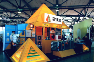 Выставочный стенд компании Сирокко. С.-Петербург ,  2002 г.