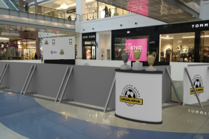 футбольное поле в Атриуме (делалось за вечер)