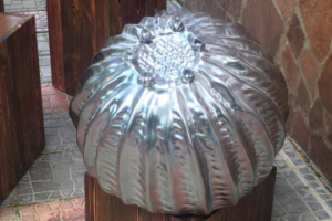 Кактус покрашенный хромовой краской