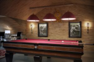 Бильярдная в частном доме на мансарде