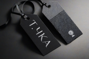 Логотип магазина одежды