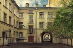 Отрисованный коллаж. Декорация московского двора.