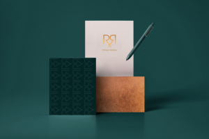 Фирменный стиль для именного бренда одежды RR