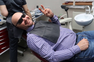 Установка виниров Ролик для стомотологии