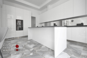 Каннелюры и "Белый" лак в кухне-столовой с островом