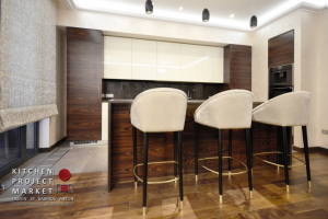 Комбинация матового шпона «Палисандра» и лака «Аворио»