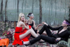 Диор запускает второй фильм «Secret Garden - Versailles» (EN-RU)