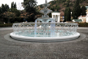 Фонтан на площади