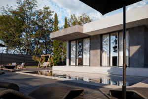 Экстерьер загородного коттеджа