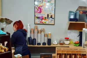 Разработка и реализация баннера меню для кофейни Take and wake