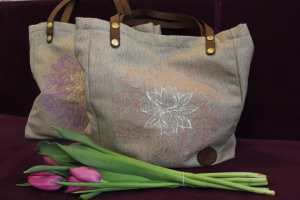 Подарочная сумка к 8му марта для сотрудниц компании