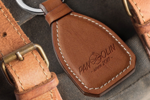 Логотип для кожевенной мастерской "Pangolin"