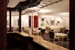 Кафе, одна из первых работ