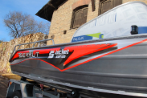 Разработка наклеек для лодок.