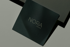 Логотип шоурума женской одежды