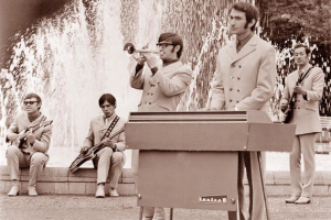 Минусовка ретро-хита