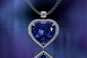 Колье с танзанитом огранки "сердце"