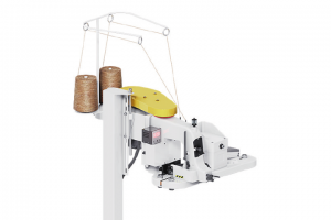 Вот чем зашивают 50 кг мешки с сахаром