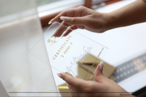 Дизайн сертификатов на оргстекле