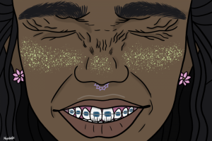 темнокожая улыбается