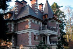 Дом в европейском историзме.