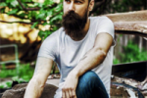 Харизматичный