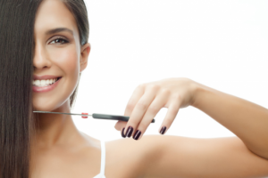 Как правильно постричь кончики волос