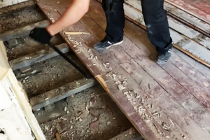 Доверьте замену полов на даче профессионалам!