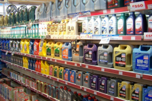 Моторное масло для автомобилей: виды и функции