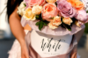 Логотип для цветочного магазина White