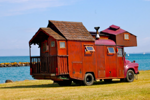 Можно ли жить в доме на колесах в России?