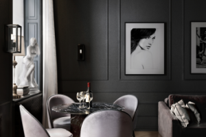 Тёмный интерьер