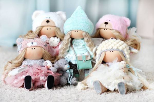 Сколько стоит текстильная кукла ручной работы и от чего зависит