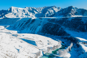 Аэро видео съемка объекта на горном Алтае