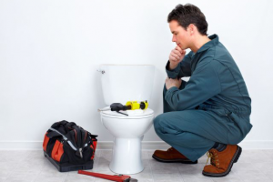 Течет унитаз: что делать