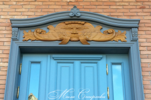 Входная дверь из массива дуба