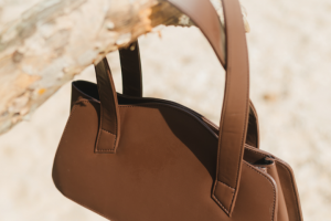 Рекламный креатив для магазина сумок